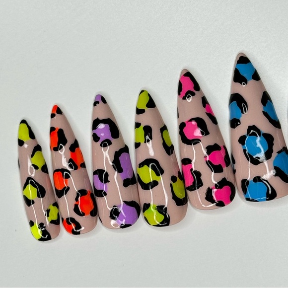 Press on Nails Stiletto - Picture 3 of 5